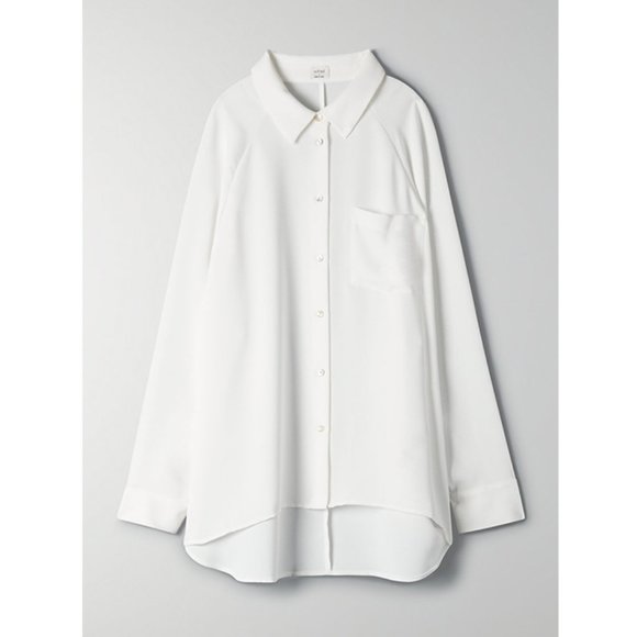 Aritzia Tops - Wilfred Boyfriend Button Up Shirt